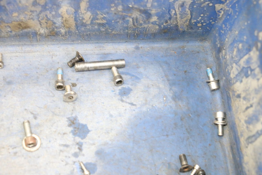 photo de TORNILLOS HERO S10 1