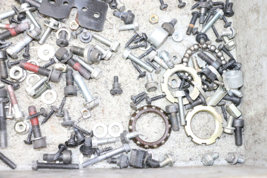 photo de TORNILLOS PEUGEOT SATELIS 125 (2013 - 2018) - Primer plano técnico