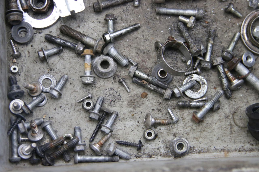 photo de BOLSA DE TORNILLERÍA TORNILLO APRILIA SCARABEO 4T 50 (2009 - 2017)