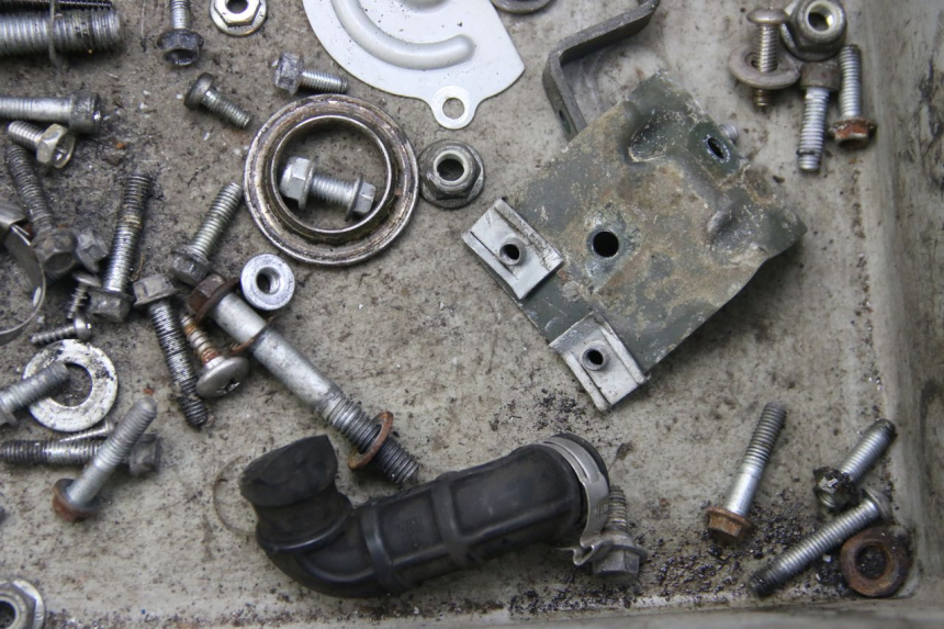 photo de BOLSA DE TORNILLERÍA TORNILLO APRILIA SCARABEO 4T 50 (2009 - 2017)