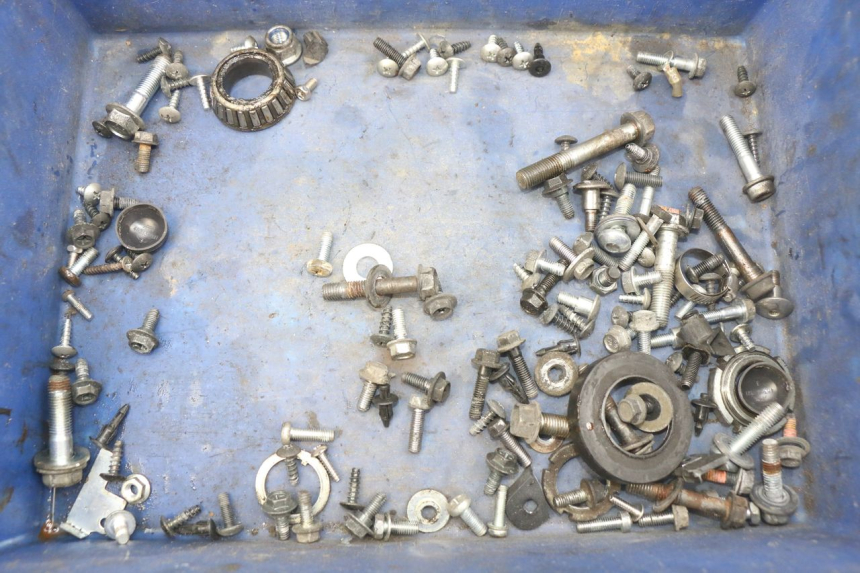 photo de BOLSA DE TORNILLERÍA TORNILLO SUZUKI SIXTEEN 125 (2008 - 2010)