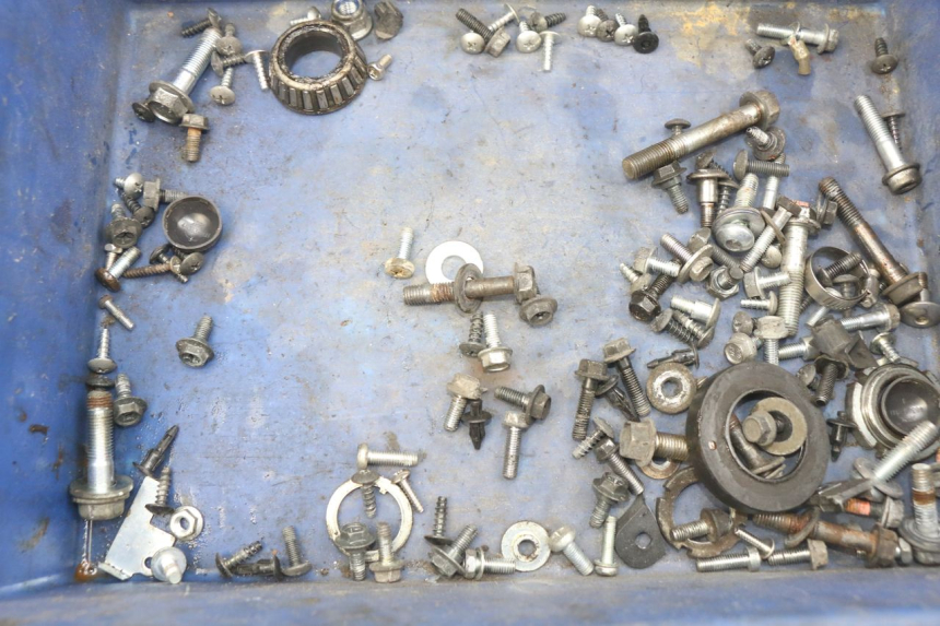 photo de BOLSA DE TORNILLERÍA TORNILLO SUZUKI SIXTEEN 125 (2008 - 2010)