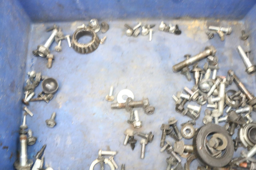 photo de BOLSA DE TORNILLERÍA TORNILLO SUZUKI SIXTEEN 125 (2008 - 2010)