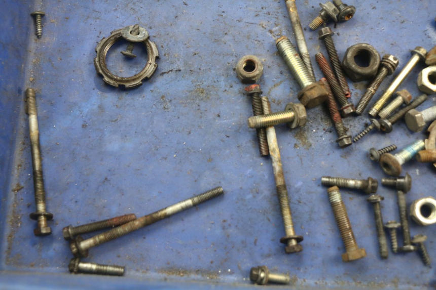 photo de TORNILLOS PEUGEOT SPEEDFIGHT 2 AC 50 (2000 - 2009) - Otra perspectiva