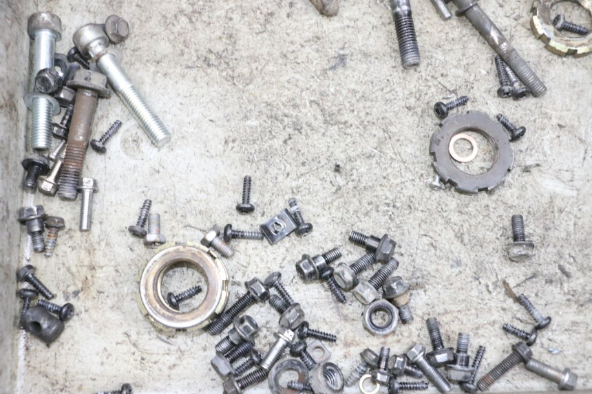 photo de TORNILLOS PEUGEOT SPEEDFIGHT 4 4T EFI 50 (2021 - 2025) - Otra perspectiva