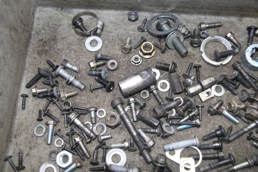 photo de BOLSA DE TORNILLERÍA TORNILLO APRILIA SR 2T 50 (2018 - 2022)
