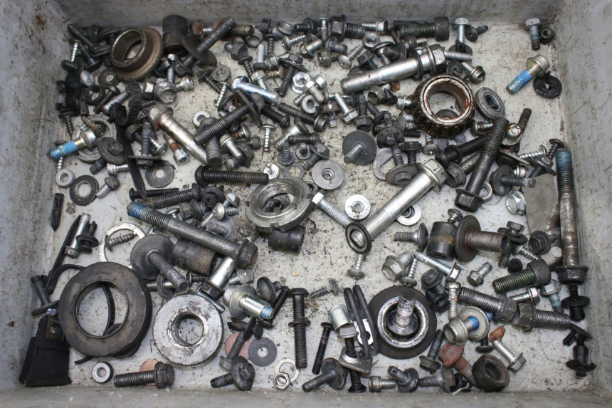 photo de BOLSA DE TORNILLERÍA TORNILLO SUZUKI AN BURGMAN 400 (2006 - 2010)