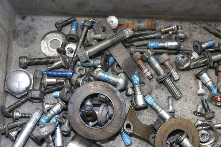 photo de TORNILLOS SUZUKI GSF S BANDIT 600 (2000 - 2004)