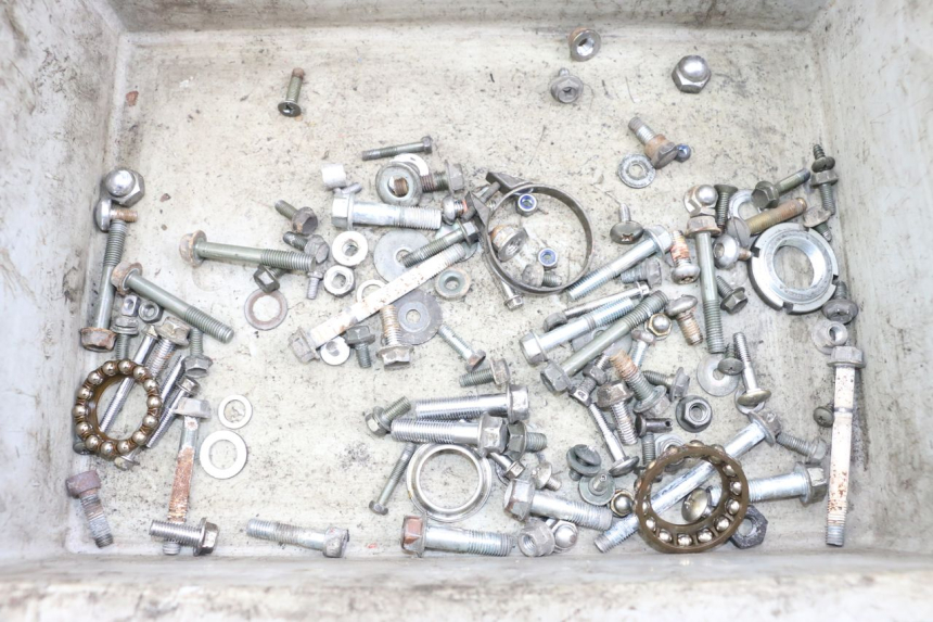 photo de TORNILLOS SUZUKI GZ MARAUDER 125 (1998 - 2004)