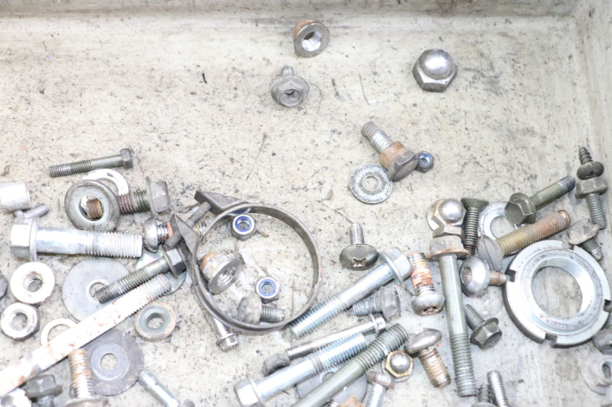 photo de TORNILLOS SUZUKI GZ MARAUDER 125 (1998 - 2004)