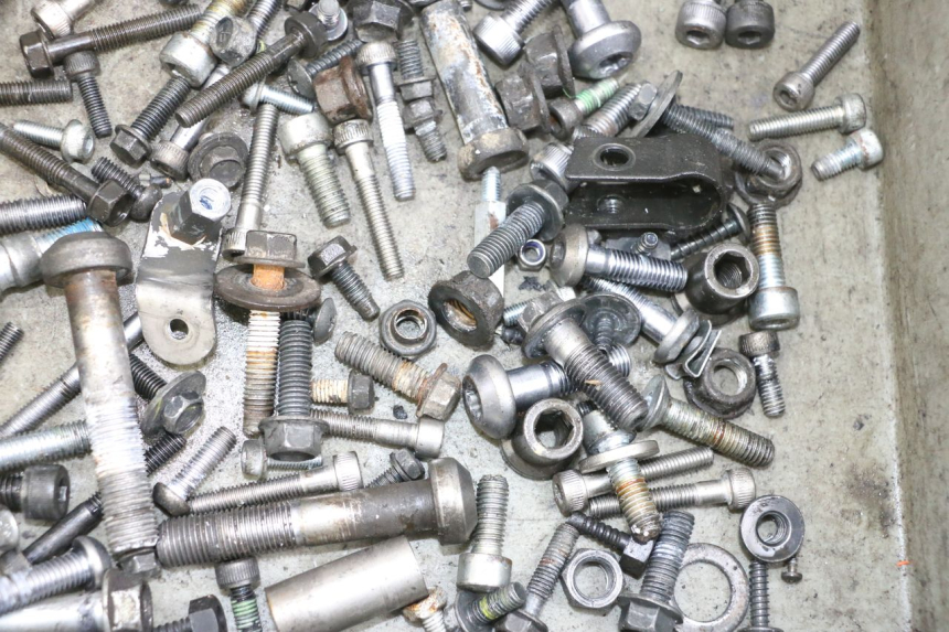 photo de TORNILLOS YAMAHA TDM ABS 900 (2002 - 2014) - Primer plano técnico