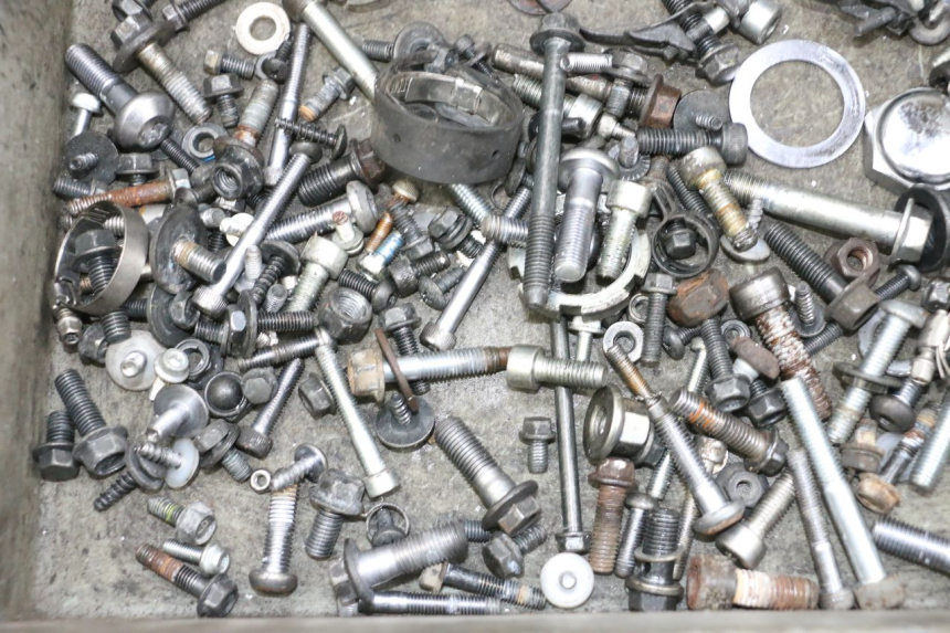 photo de TORNILLOS YAMAHA TDM ABS 900 (2002 - 2014) - Otra perspectiva