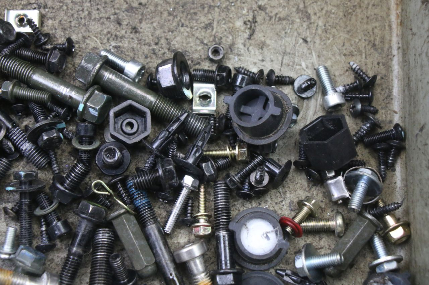 photo de TORNILLOS PEUGEOT TWEET 4T 50 (2023 - 2025)