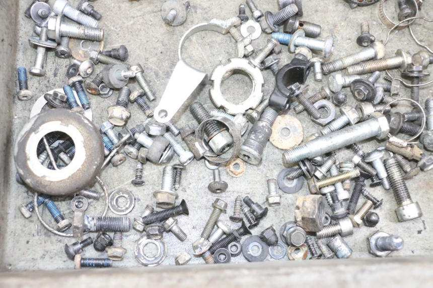 photo de TORNILLOS YAMAHA TZR 50 (2008 - 2016) - Otra perspectiva