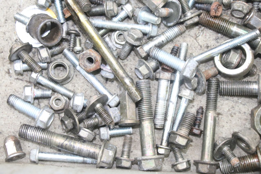 photo de BOLSA DE TORNILLERÍA TORNILLO VONROAD YIBEN 125 (2006 - 2010)