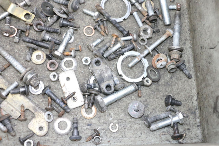 photo de BOLSA DE TORNILLERÍA TORNILLO PIAGGIO X8 125 (2004 - 2007) - Primer plano técnico