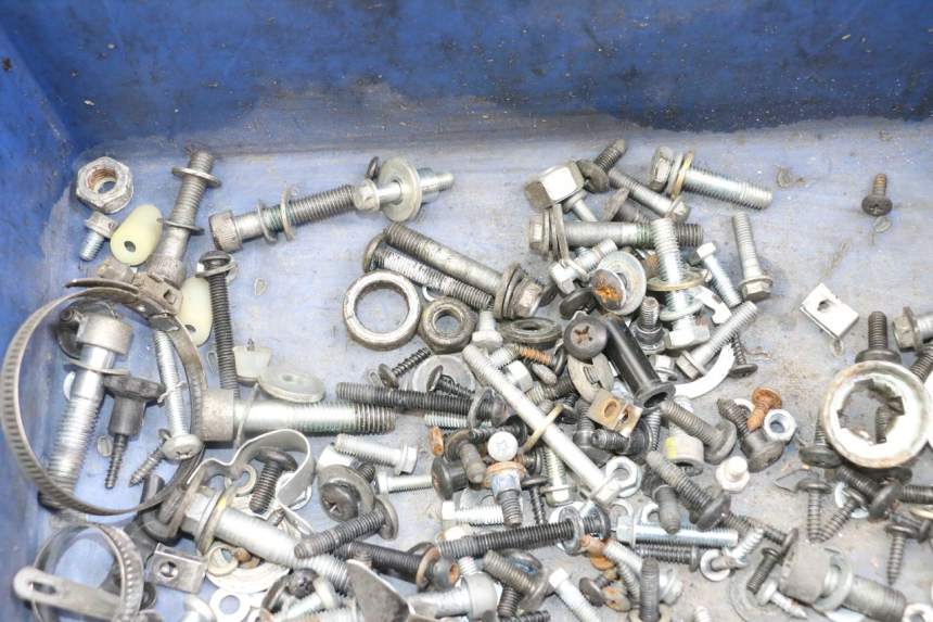 photo de BOLSA DE TORNILLERÍA TORNILLO PIAGGIO XEVO - X EVO 125 (2007 - 2017) - Otra perspectiva