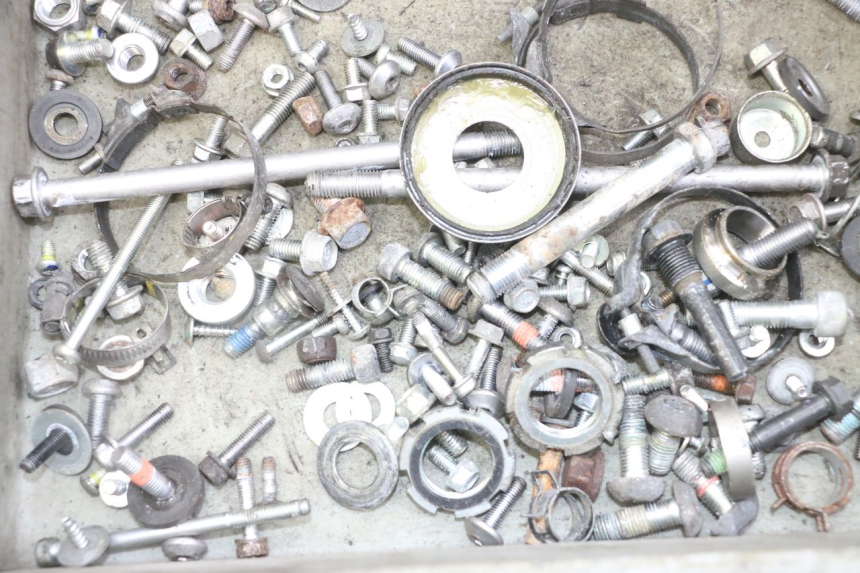 photo de TORNILLOS YAMAHA XJ6 ABS 600 (2008 - 2016)