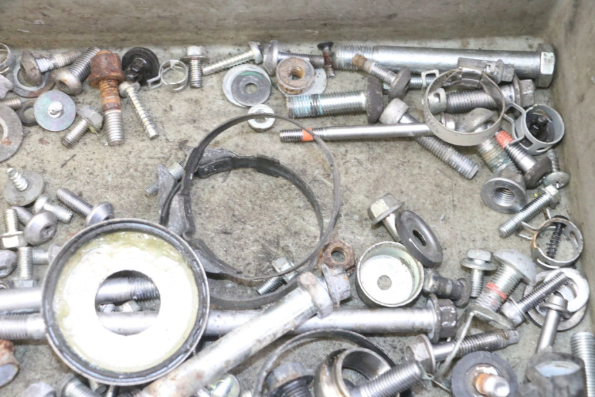 photo de TORNILLOS YAMAHA XJ6 ABS 600 (2008 - 2016)