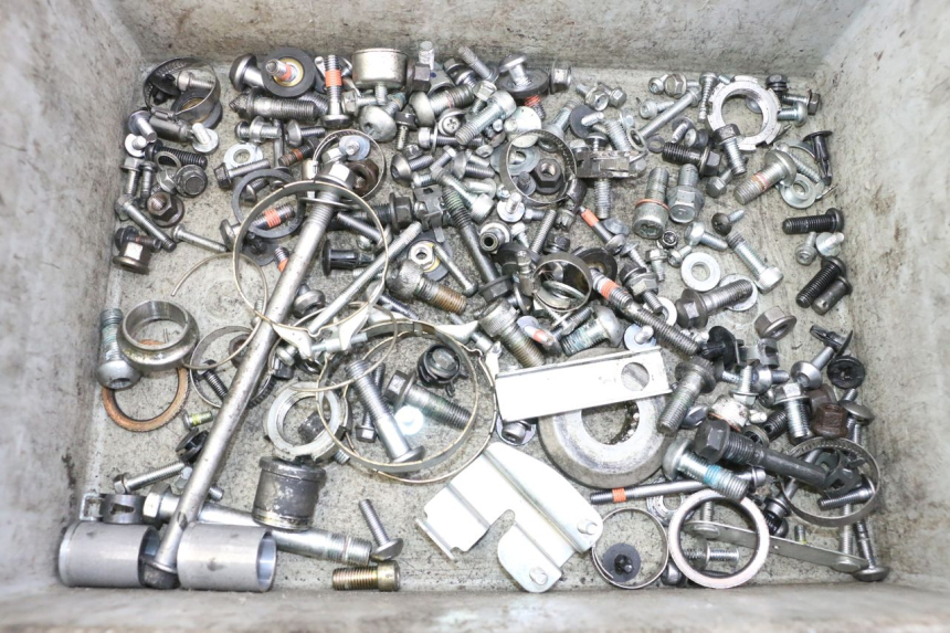 photo de TORNILLOS YAMAHA XJ6 ABS 600 (2008 - 2016)