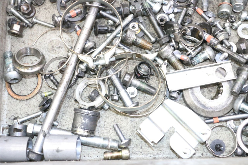 photo de TORNILLOS YAMAHA XJ6 ABS 600 (2008 - 2016)