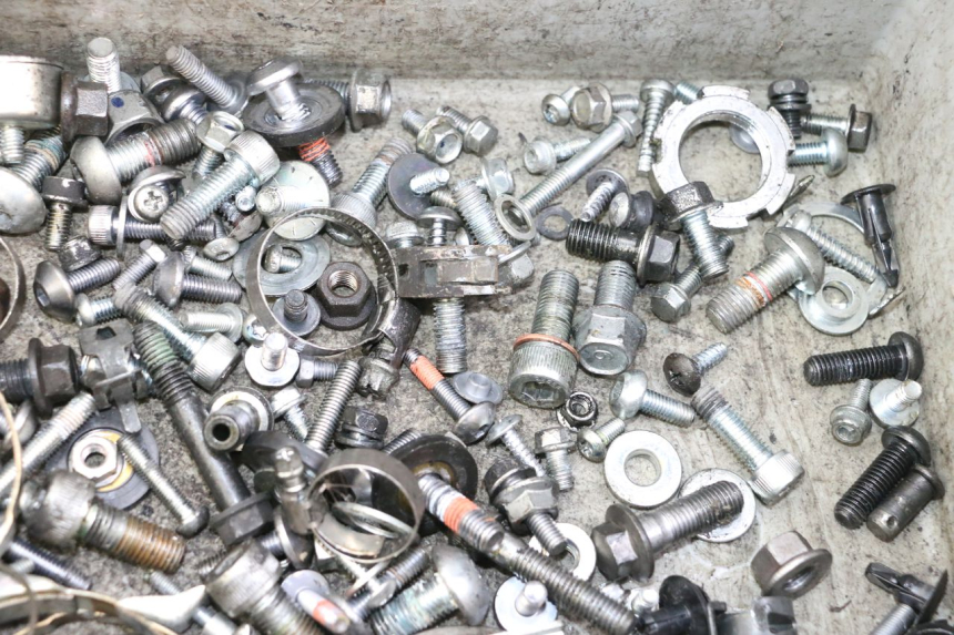 photo de TORNILLOS YAMAHA XJ6 ABS 600 (2008 - 2016)