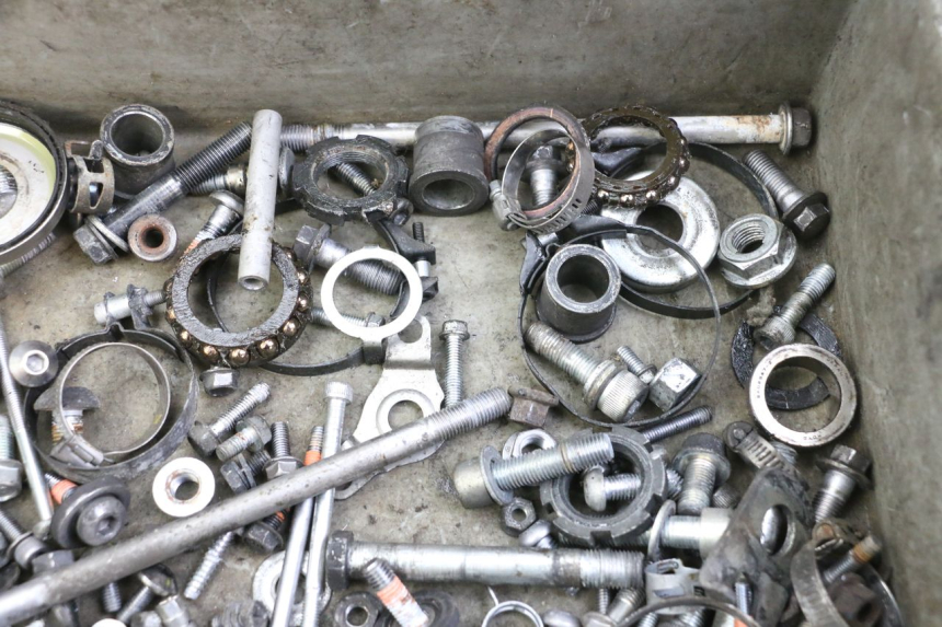 photo de TORNILLOS YAMAHA XJ6 ABS 600 (2008 - 2016)