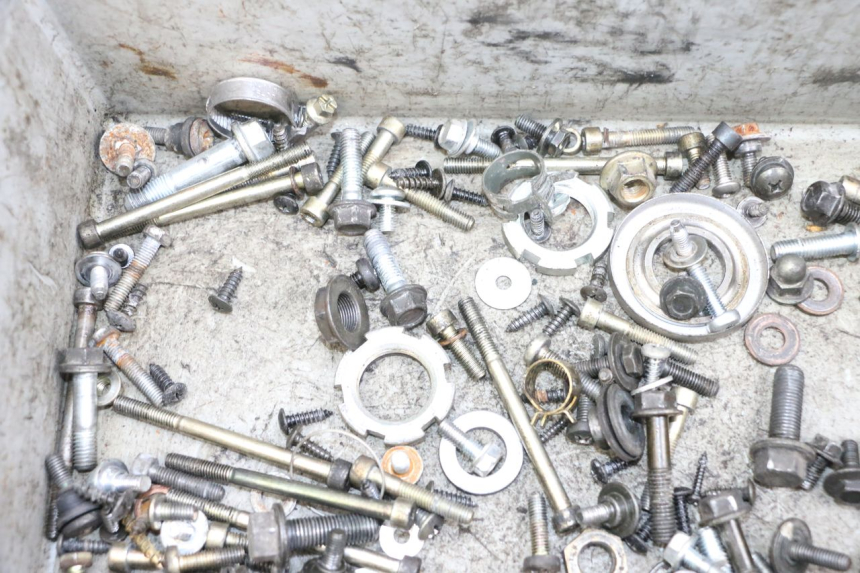 photo de BOLSA DE TORNILLERÍA TORNILLO YAMAHA YP MAJESTY 125 (2002 - 2006) - Primer plano técnico