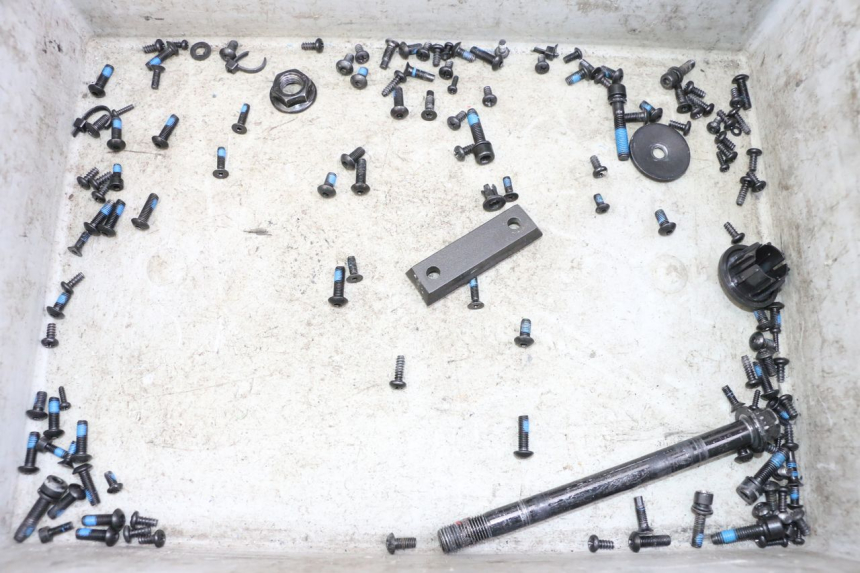 photo de TORNILLOS SEGWAY NINEBOT ZT3 PRO 1