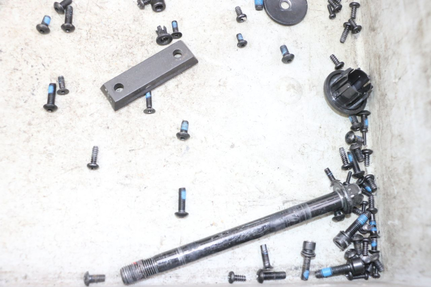 photo de TORNILLOS SEGWAY NINEBOT ZT3 PRO 1