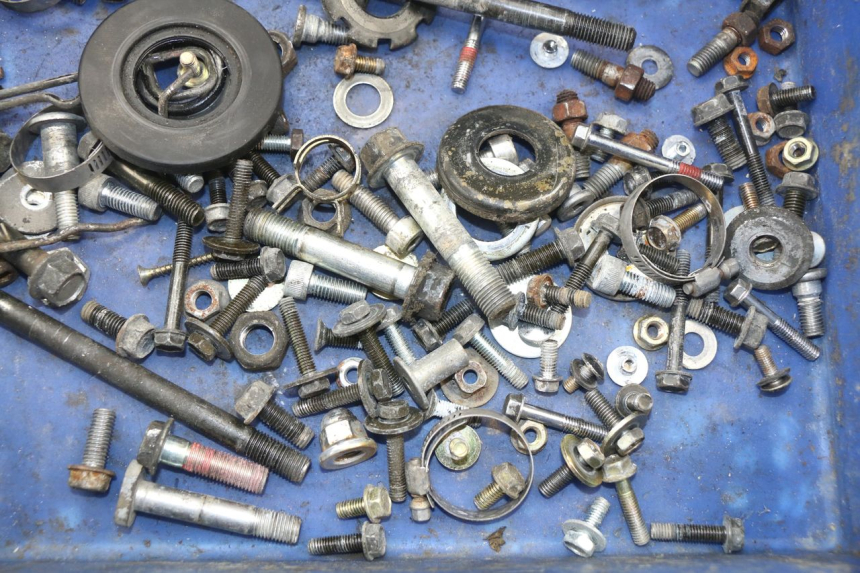 photo de TORNILLOS KAWASAKI ZZR 600 (1995 - 2004)