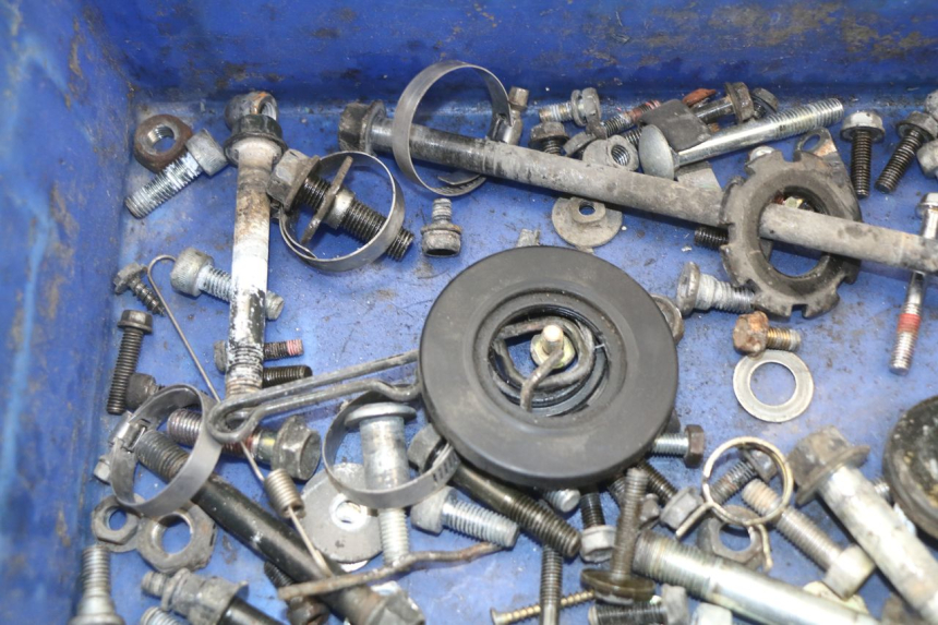 photo de TORNILLOS KAWASAKI ZZR 600 (1995 - 2004)