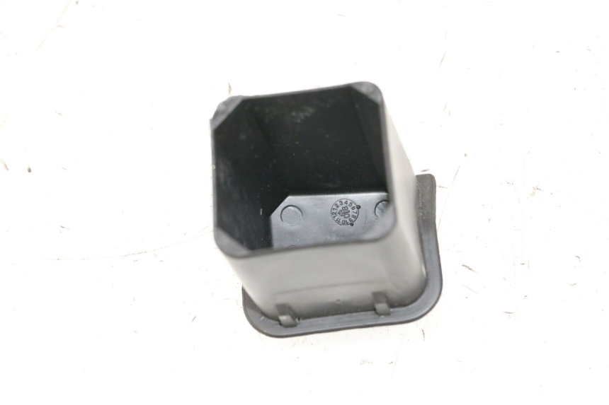 photo de CORREA JUEGO HERRAMIENTAS PIAGGIO VESPA GTS SUPER IE 125 (2009 - 2016) - Zoom estado de uso