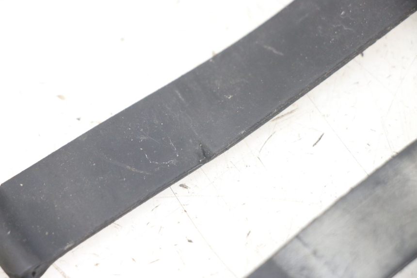 photo de CORREA ESTUCHE DE HERRAMIENTAS YAMAHA XJN DIVERSION 600 (2000 - 2003)
