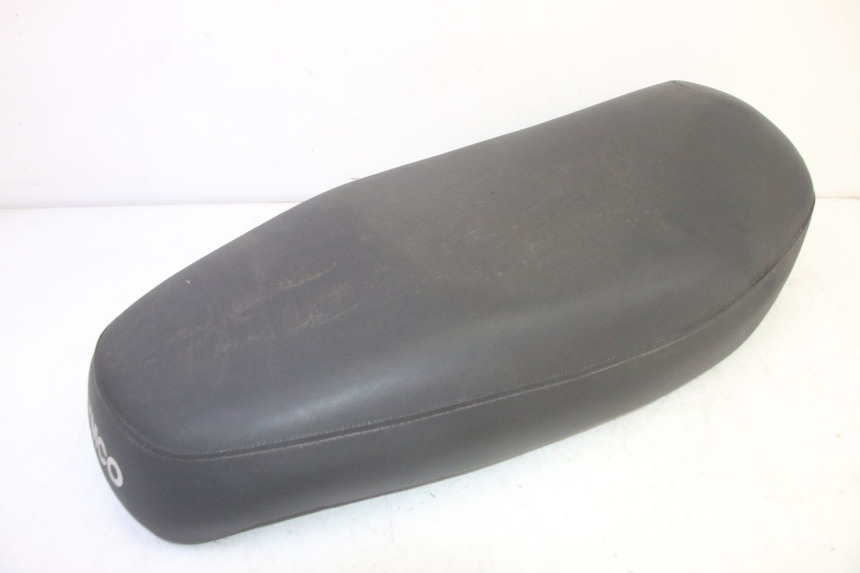 photo de ASIENTO KYMCO AGILITY 4T 50 (2018 - 2022) - Detalles de los puntos de fijación