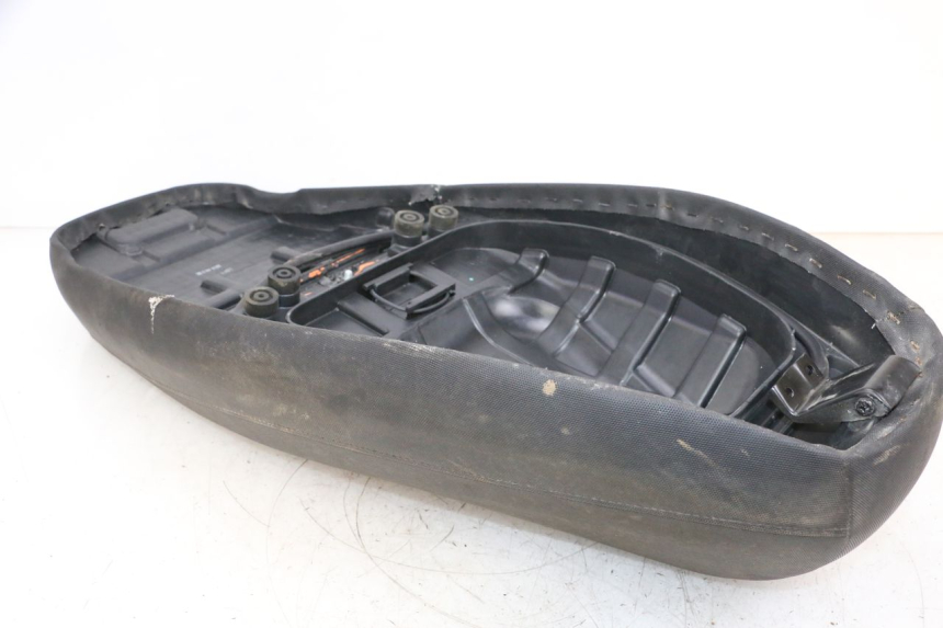 photo de ASIENTO KYMCO AGILITY 4T 50 (2018 - 2022) - Características distintivas