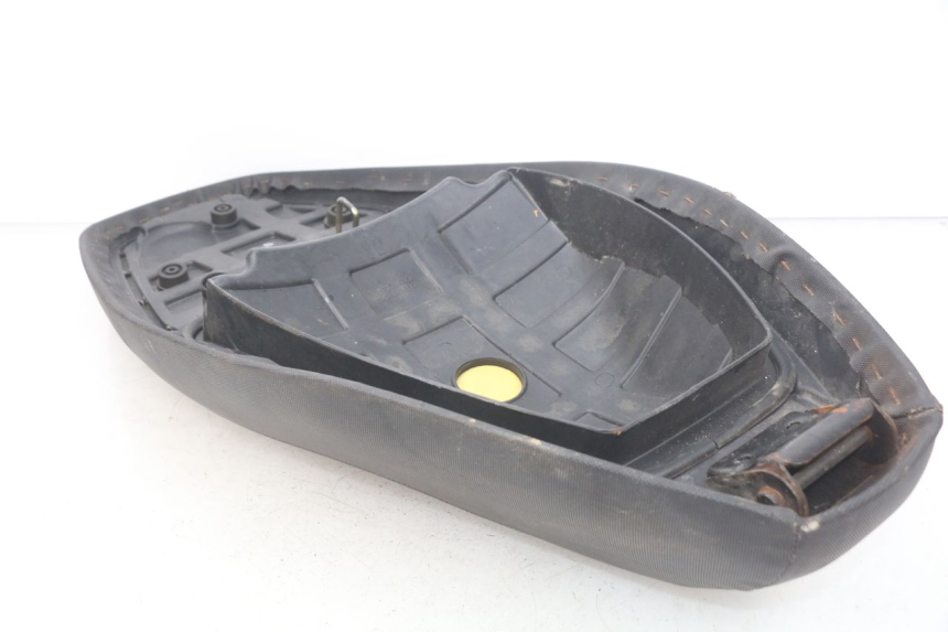 photo de ASIENTO KYMCO AGILITY RS 2T 50 (2009 - 2013) - Detalles de los puntos de fijación