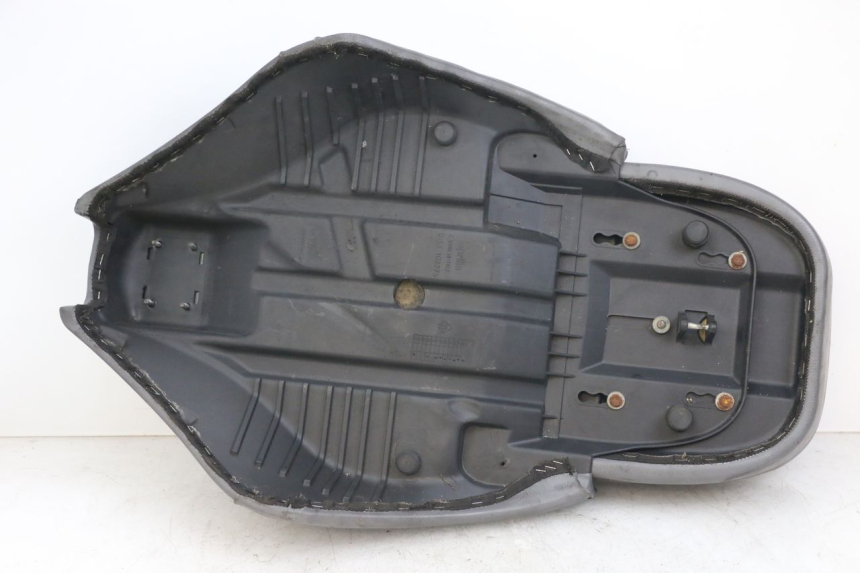 photo de ASIENTO APRILIA SCARABEO GT 125 (1999 - 2007)