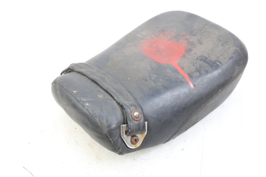 photo de Asiento trasero HYOSUNG GV AQUILA 125 (2000 - 2004) - Detalles de los puntos de fijación