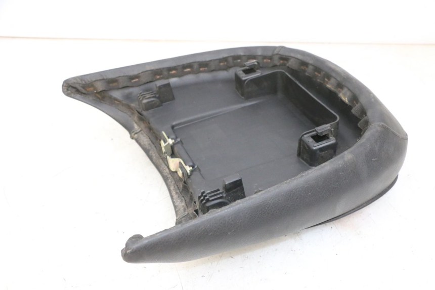 photo de ASIENTO TRASERO PEUGEOT DJANGO 4T 50 (2014 - 2019) - Otra perspectiva