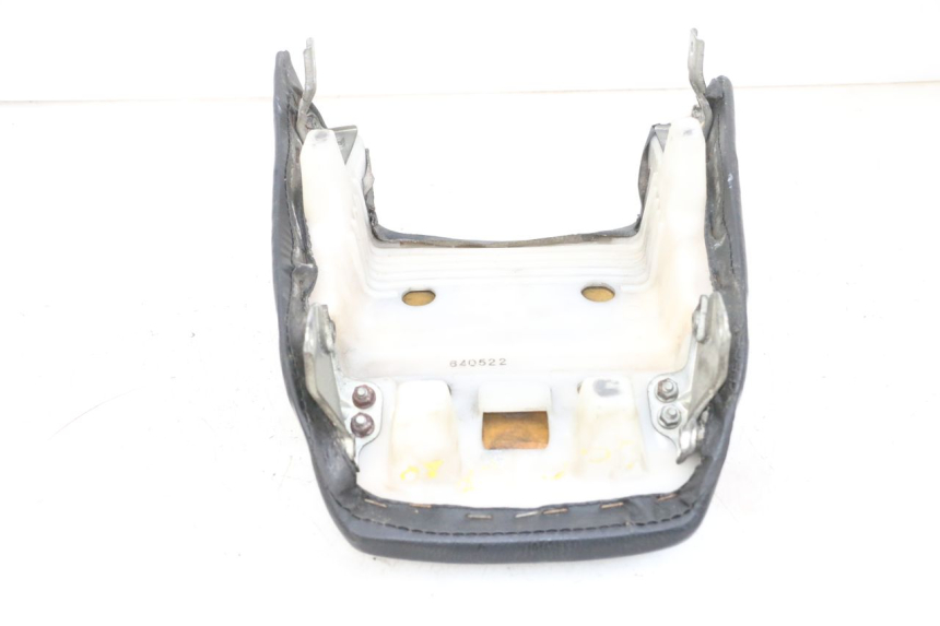 photo de ASIENTO TRASERO KAWASAKI GPX R WARBIRD 600 (1988 - 1993) - Primer plano técnico