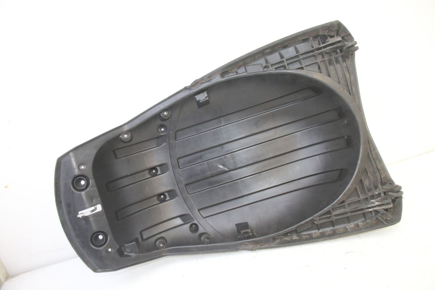 photo de ASIENTO TRASERO PEUGEOT SATELIS 250 (2006 - 2012)