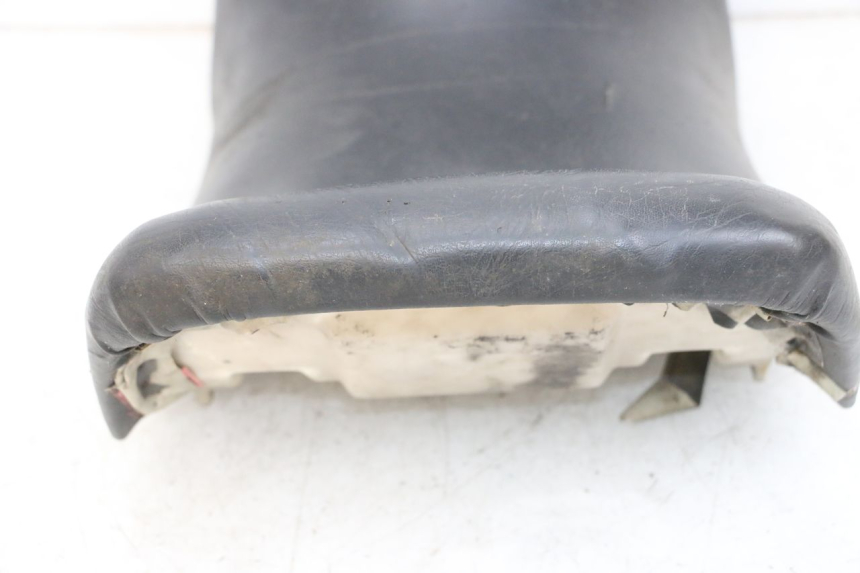 photo de ASIENTO DELANTERO KAWASAKI GPX R WARBIRD 600 (1988 - 1993) - Enfoque en la estructura