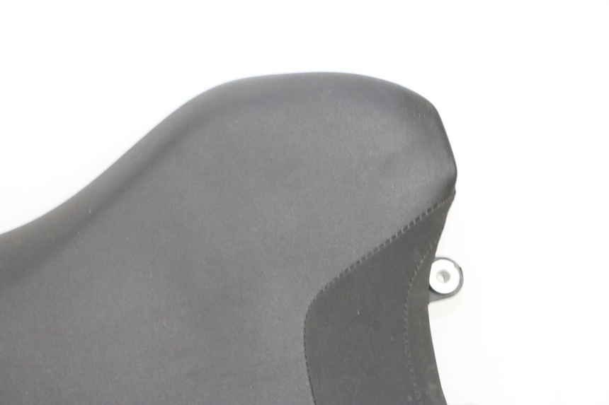 photo de ASIENTO DELANTERO YAMAHA MT-07 MT07 ABS 700 (2018 - 2020) - Primer plano de alta resolución