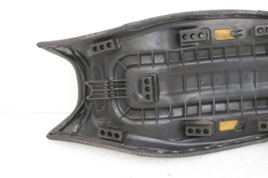 photo de ASIENTO KSR CODE 125 (2018 - 2020) - Detalles de los puntos de fijación