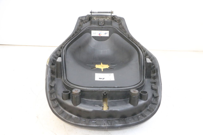 photo de ASIENTO PEUGEOT DJANGO 4T 50 (2014 - 2019) - Primer plano técnico