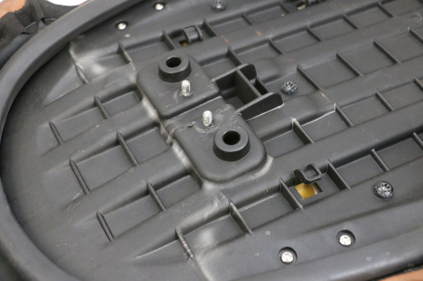 photo de ASIENTO SEGWAY NINEBOT E125S 1 (2022 - 2026) - Detalles de los puntos de fijación