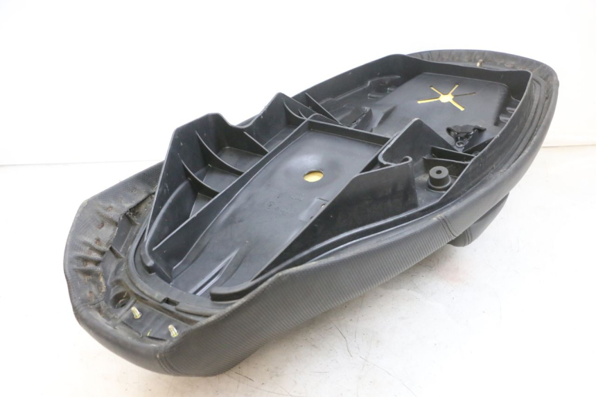 photo de ASIENTO SYM GTS EVO 125 (2009 - 2013) - Estado de la superficie y material