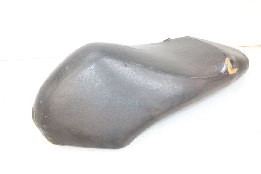 photo de ASIENTO PEUGEOT KISBEE 4T 50 (2010 - 2017) - Primer plano de alta resolución