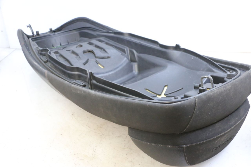 photo de ASIENTO PIAGGIO MP3 HPE 350 (2018 - 2020) - Vista general del producto